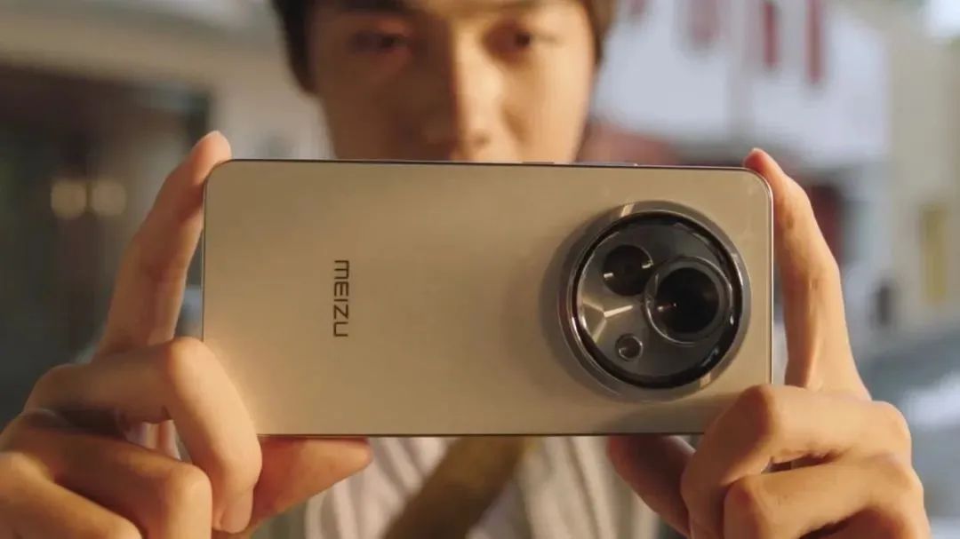 2000元颜值秒杀iPhone16?今年最美直屏中端机要来了!